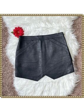 BCBGMAXAZRIA Black Faux Leather Mini Skirt Small